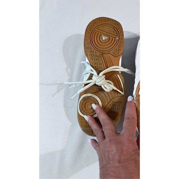 ADIDAS PERFORMANCE ESSENCE 12 ATHLETIC SHOE SNEAKER WOMENS SZ 7.5 - Picture 7 of 9